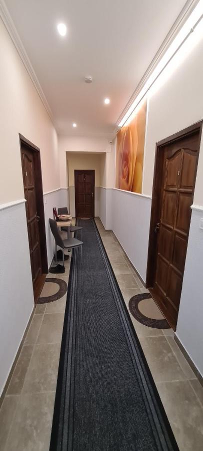 Rozsa Apartmanhaz Σέγκεντ Εξωτερικό φωτογραφία
