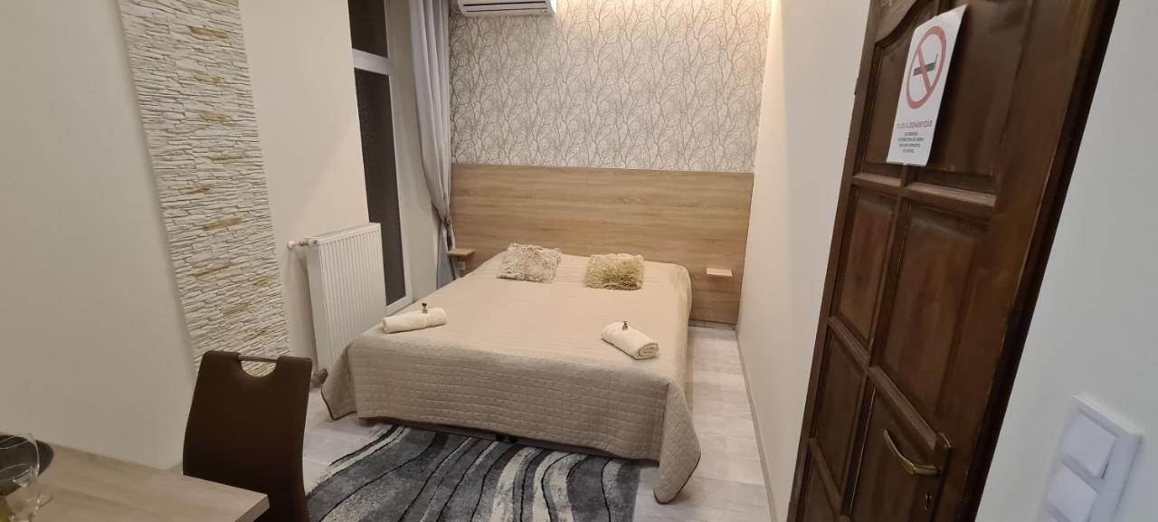 Rozsa Apartmanhaz Σέγκεντ Εξωτερικό φωτογραφία