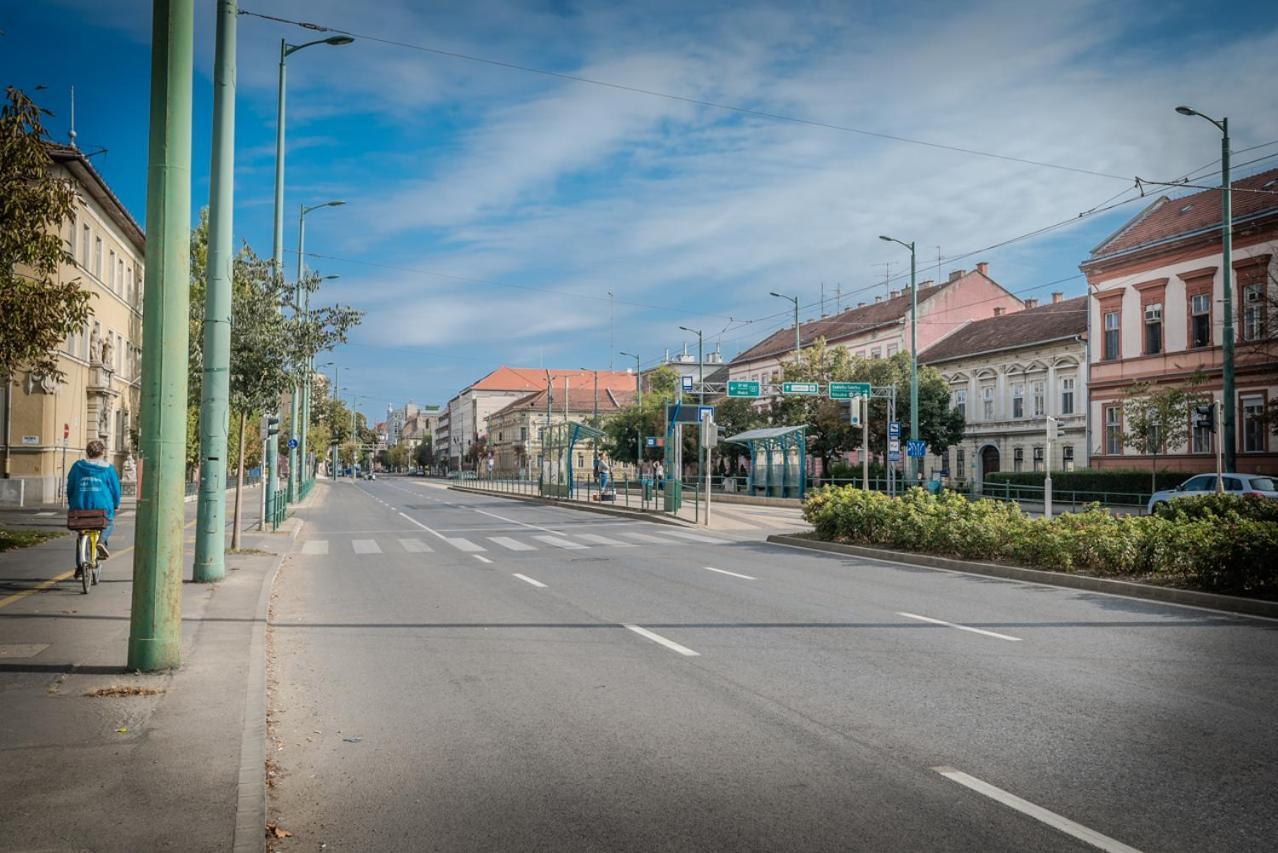 Rozsa Apartmanhaz Σέγκεντ Εξωτερικό φωτογραφία